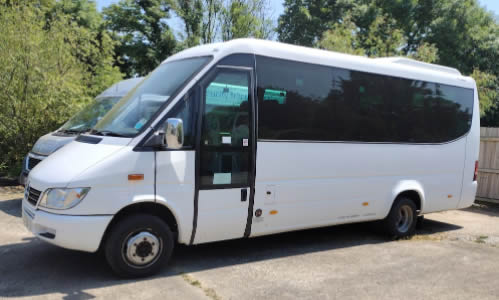 A professional coach hire and minibus hire service in Saltash, South East Cornwall